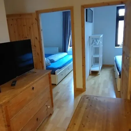 2 In Einem Haus 2 Km Vom Zentrum Leipzigs Apartment